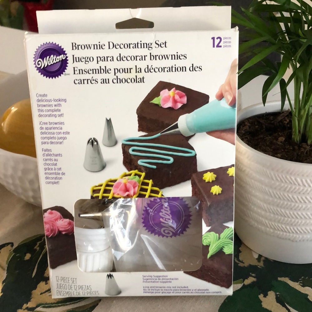 Brownie decorating set